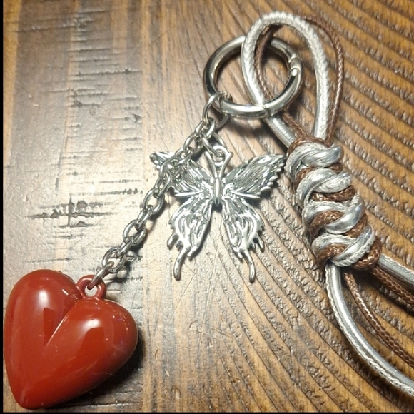 Red Heart Bag Charm And Cellphone Set - Picture 3 of 7